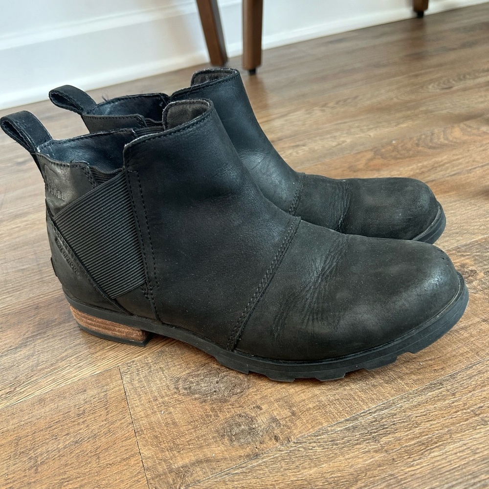 Women’s Sorel Emelie Chelsea Boot